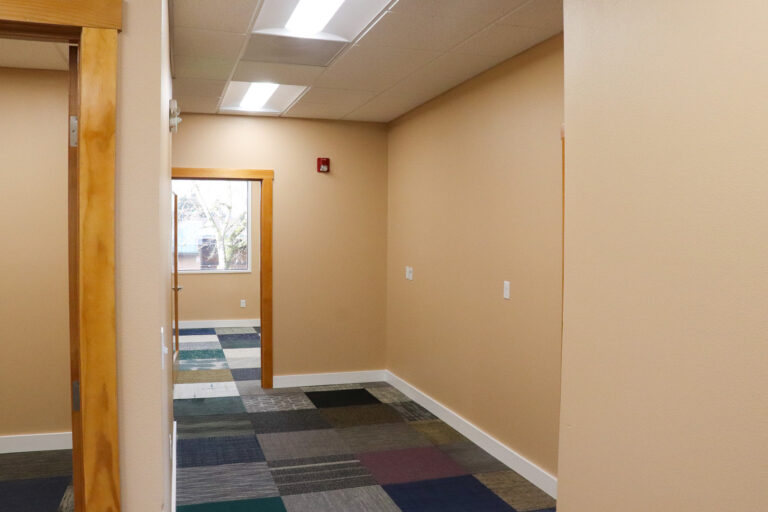 Commercial Building-1001 Web