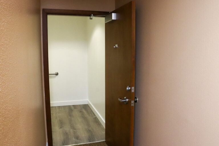 Commercial Building-1022 Web