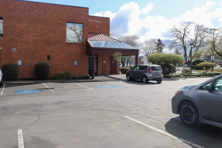 Commercial Building-1031 Web